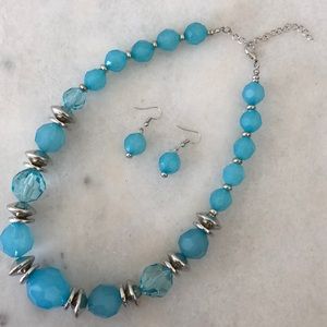 Necklace & earrings set